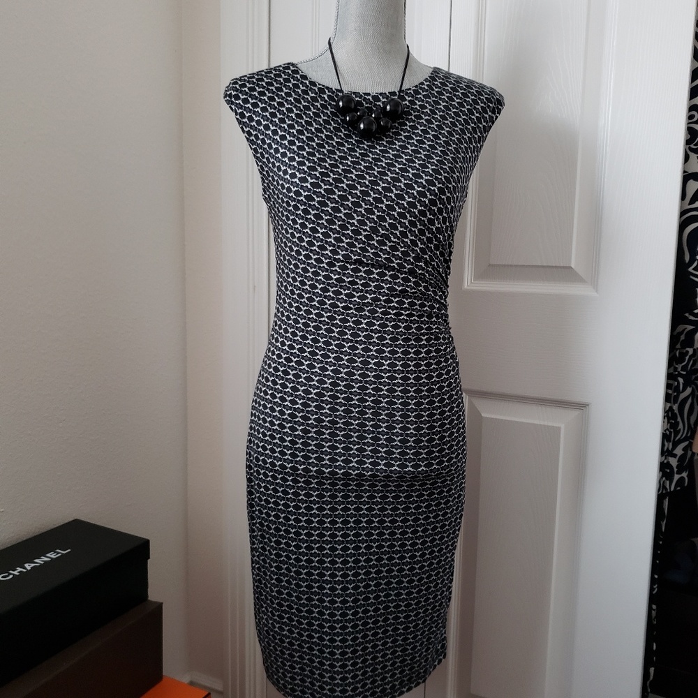 NWT LOFT Bodycon Dress Flattering fit sz XS